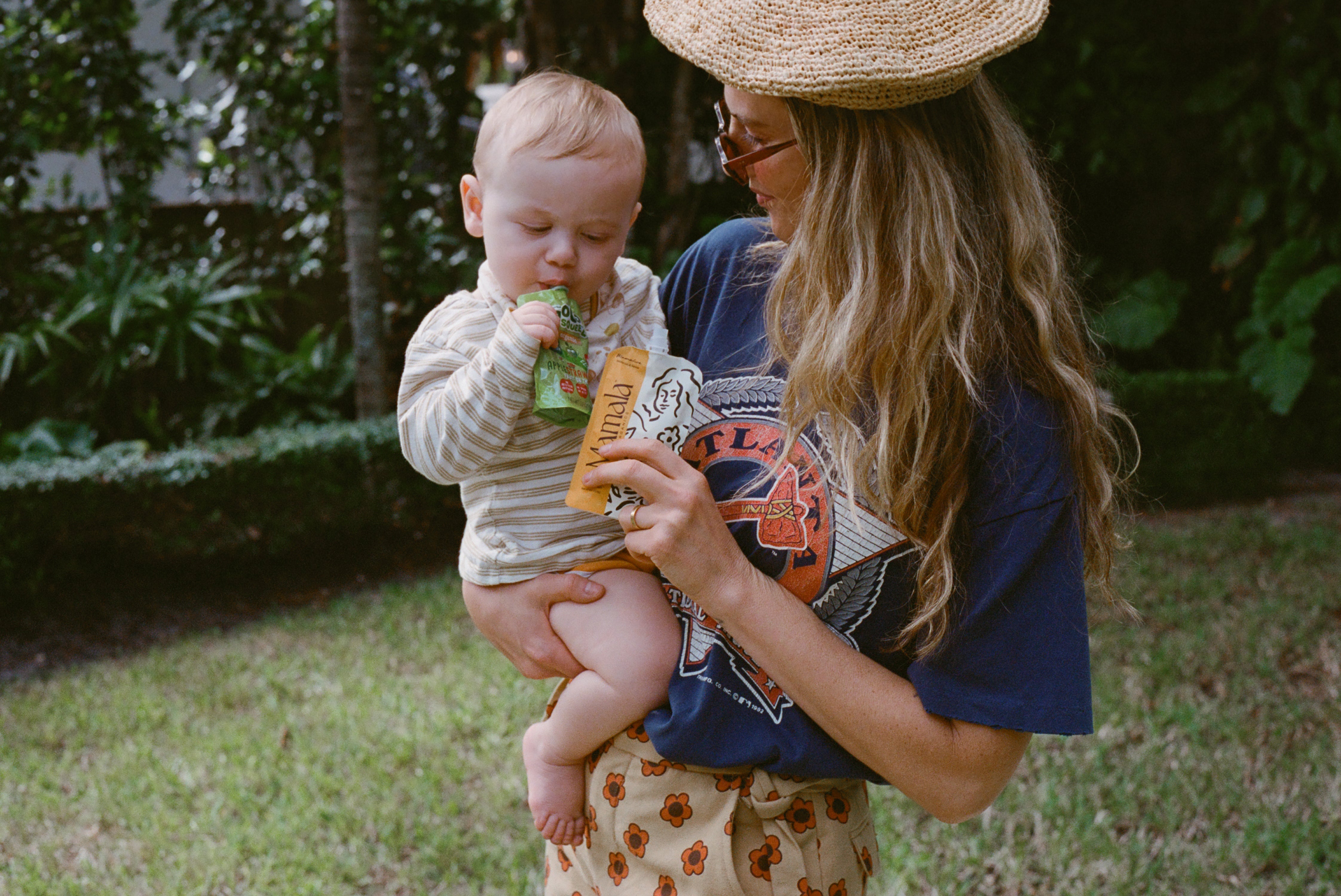 Mamalive pouch beside smoothie – postpartum replenishment and revival